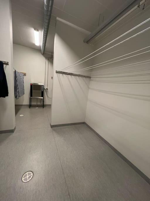 Suite - King Size Bed - Gym&Wifi - Indoor Parking โรวานิเอมิ ภายนอก รูปภาพ